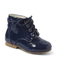 Load image into Gallery viewer, Quinn