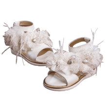 Load image into Gallery viewer, White Leather Sandals With Flowers
