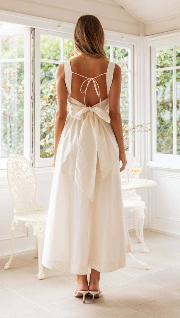 Backless square neck swing strappy dress in white