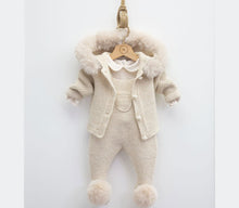 Load image into Gallery viewer, Baby suit for newborns 3-piece set for girls and boys

