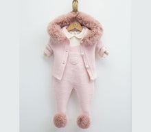 Load image into Gallery viewer, Baby suit for newborns 3-piece set for girls and boys
