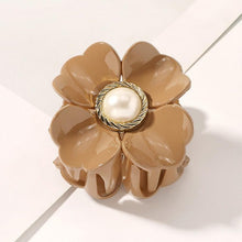 Load image into Gallery viewer, Pearl Flower Hair Clip
