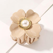 Load image into Gallery viewer, Pearl Flower Hair Clip
