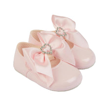 Load image into Gallery viewer, Bow &amp; Heart Shoes
