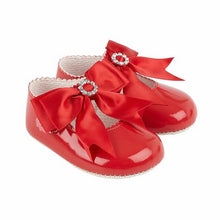 Load image into Gallery viewer, Bow &amp; Diamonte Shoe

