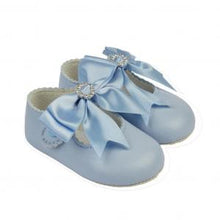 Load image into Gallery viewer, Bow &amp; Diamonte Shoe

