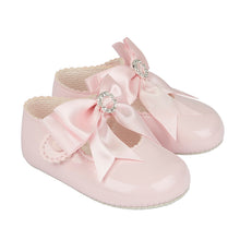 Load image into Gallery viewer, Bow &amp; Diamonte Shoe
