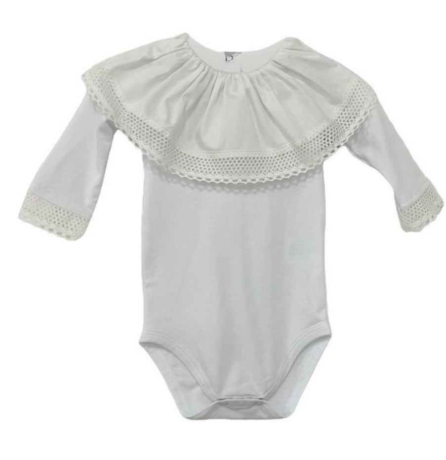 White body/tshirt with lace trim