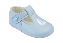 Load image into Gallery viewer, Boat Shoes
