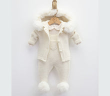 Load image into Gallery viewer, Baby suit for newborns 3-piece set for girls and boys
