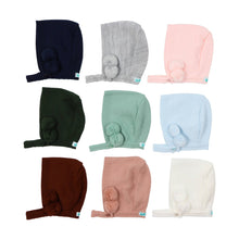 Load image into Gallery viewer, Pompom Winter Knitted Baby Cap
