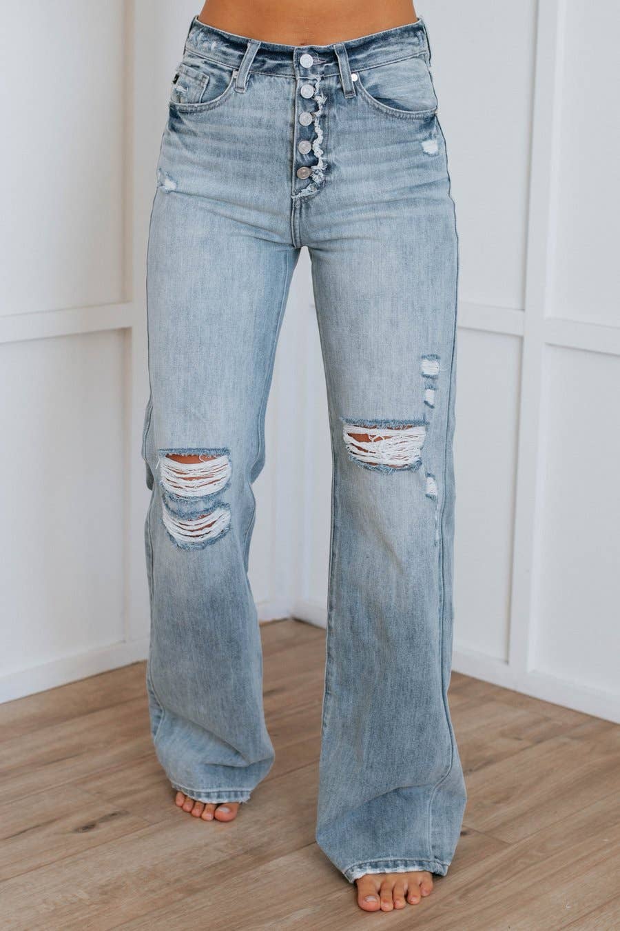 Straight tube mid waist ripped jeans