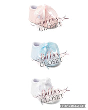 Load image into Gallery viewer, Ribbon crib shoes (908)
