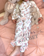 Load image into Gallery viewer, All over roses pajamas

